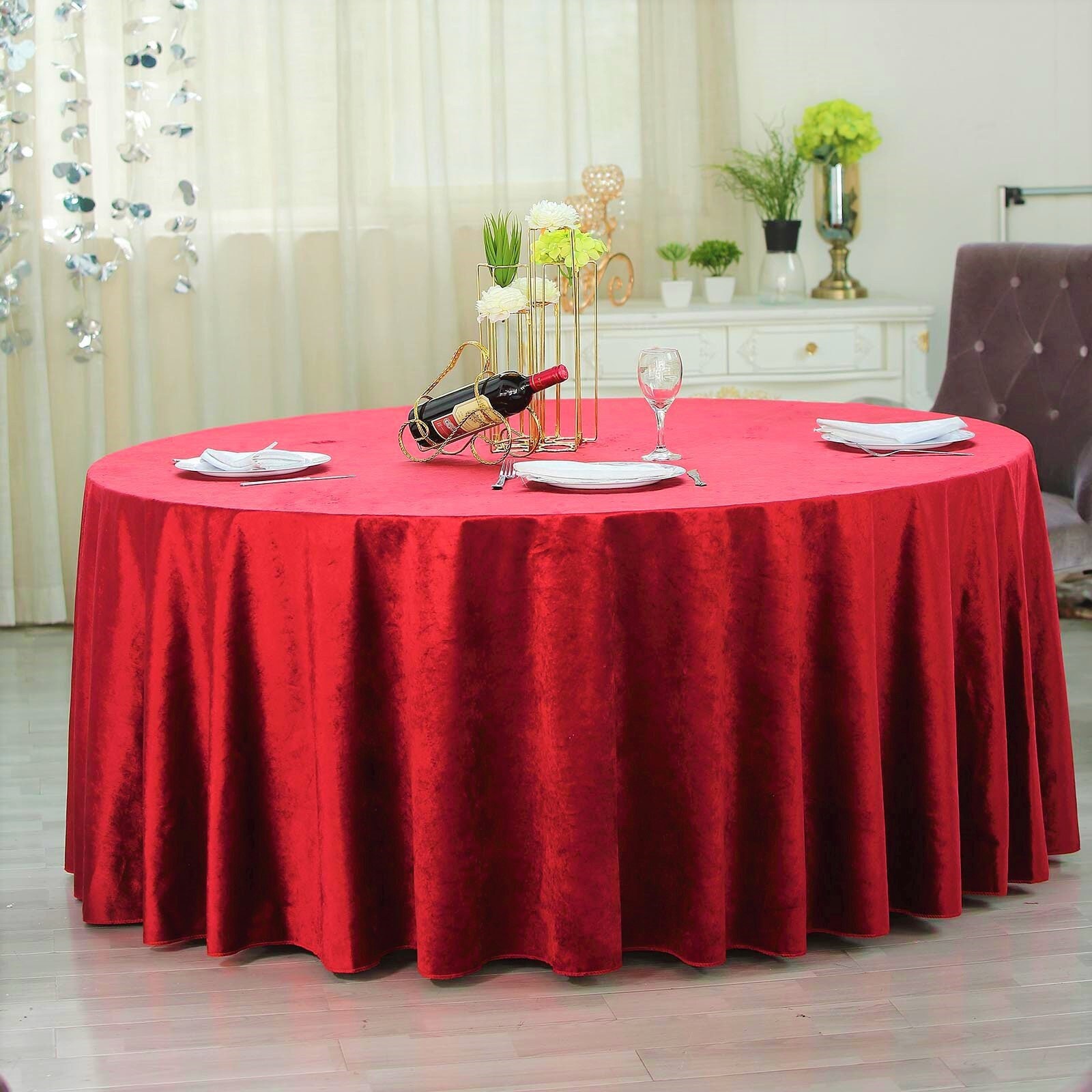 Red Velvet 132 Round Tablecloths -