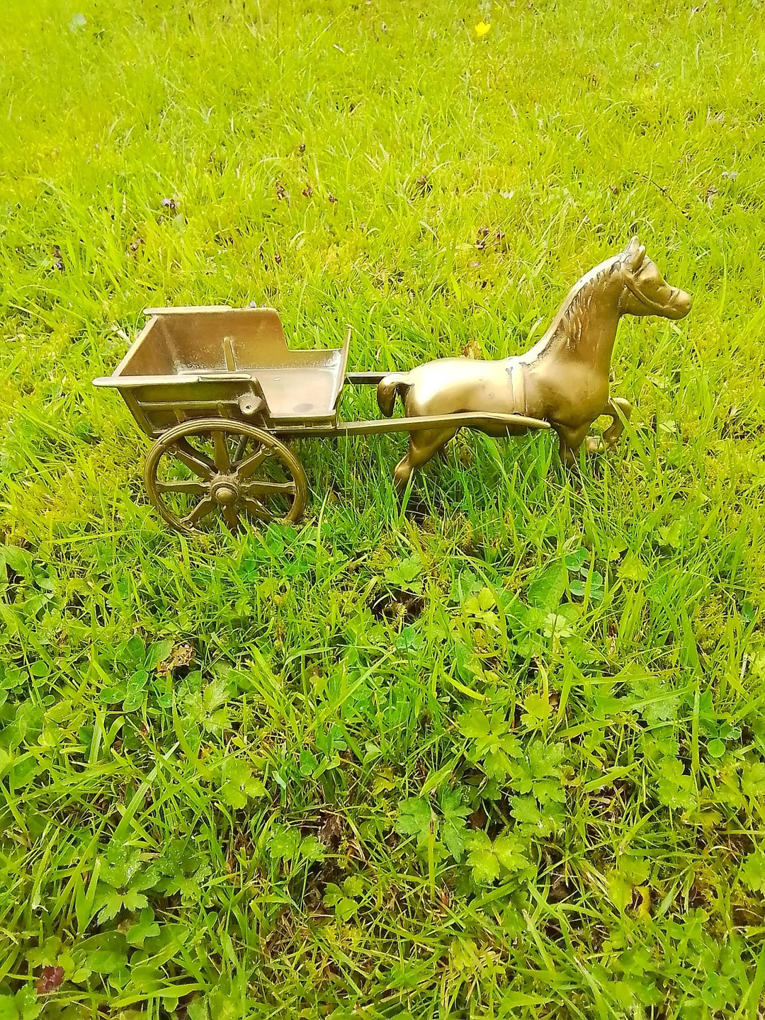 Grande Ferme Laiton Vintage – Cheval Et Charrette – 40 Cm De Long – Pièce Décorative