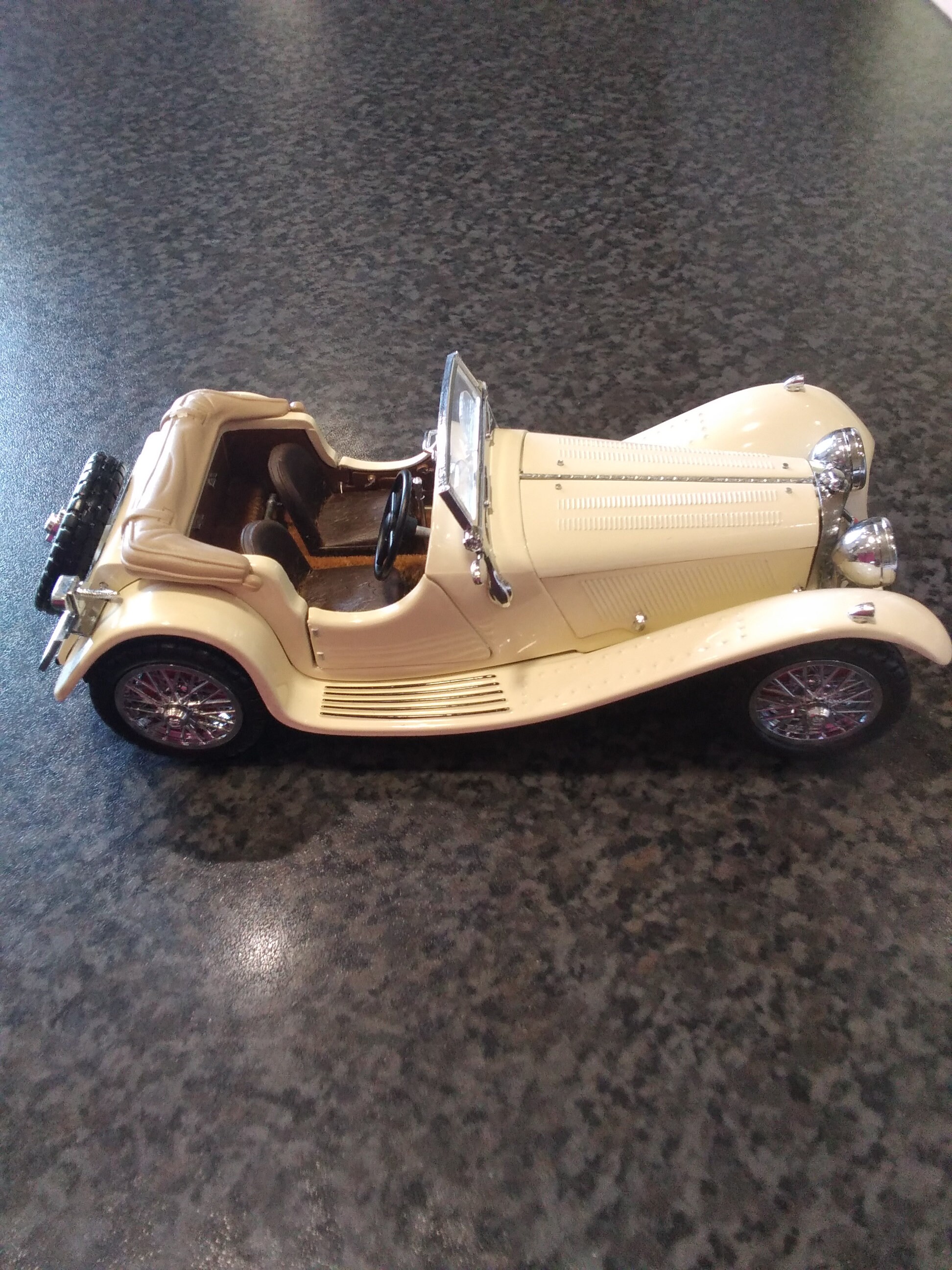 Franklin Mint 1/24 13922K – Jaguar SS-100 1938 (Cream) – Maquette Miniature Diecast Collection
