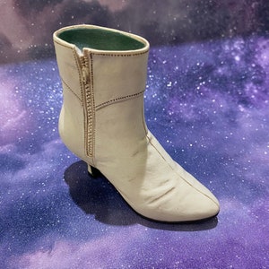 Just The Right Shoe &quot;Ingenue&quot; White Mini Boot Collectable Ornament // Raine Willits, 90s Fashion, 20th Century Fashion Shoes