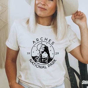 Arches National Park Shirt, Travel Shirt, Travel Outfit, National Park T-Shirt, Mountain Shirt, Arches Shirt, Hiking Gifts, Hiking