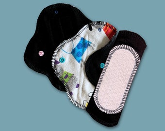 Size Preteen/teen Organic Cloth Menstrual Pad/Starter/Get the right size/Liner/Medium Heavy Flow/With Organic Core and Fun Puppies Print/