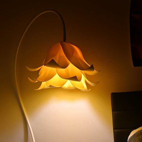 Lampadaire en forme de campanule jaune, lumières minimalistes réglables, accent de fleur jaune pastel, chambre de bébé, lampe d'angle de lecture, cadeau de pendaison de crémaillère