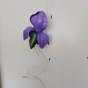 Große leuchtende Orris in lila Farbe,Innen Stehlampe Blume, Frühlingsblumen Lichter,Stimmungslampe,Feengarten Blume,niedliches Nachtlicht, neue Mutter