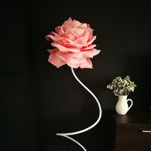 Feenhafte Lampe Rose Stehlampe Warme rosa Blume modernes Wohndekor Freundin Geschenk Riesige Forever Rose Geschenkinspiration, bewegendes Geschenk Bild 3