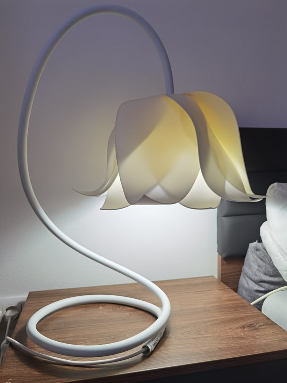 Bluebell Schreibtischlampe weiße Blume Akzent Vintage inspiriertes  statement dekor elegante Lampe basteln Sie Tischlampe - .de