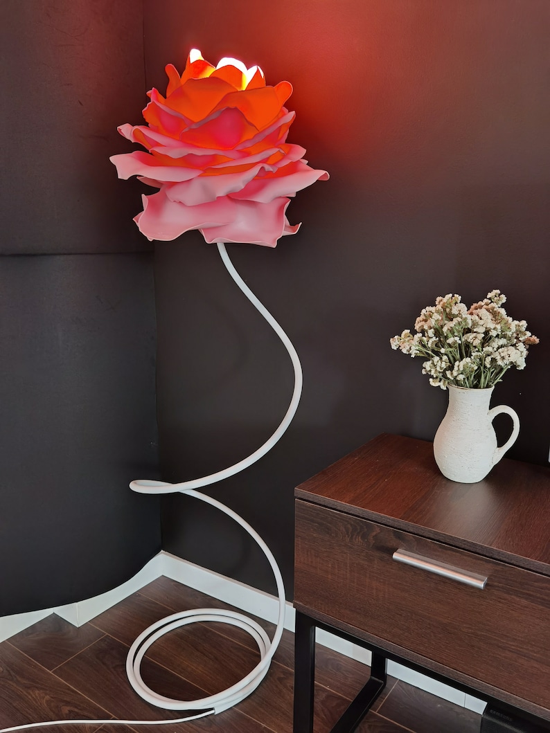 Feenhafte Lampe Rose Stehlampe Warme rosa Blume modernes Wohndekor Freundin Geschenk Riesige Forever Rose Geschenkinspiration, bewegendes Geschenk Bild 5