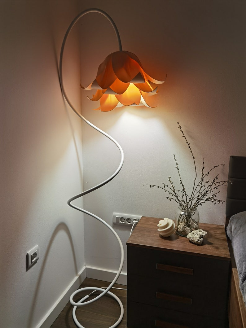 Modern floor lamp for warm,elegant home,Powder rose/beige standing lamp, bluebell shaped light shade, Unique housewarming or birthday gift, image 4