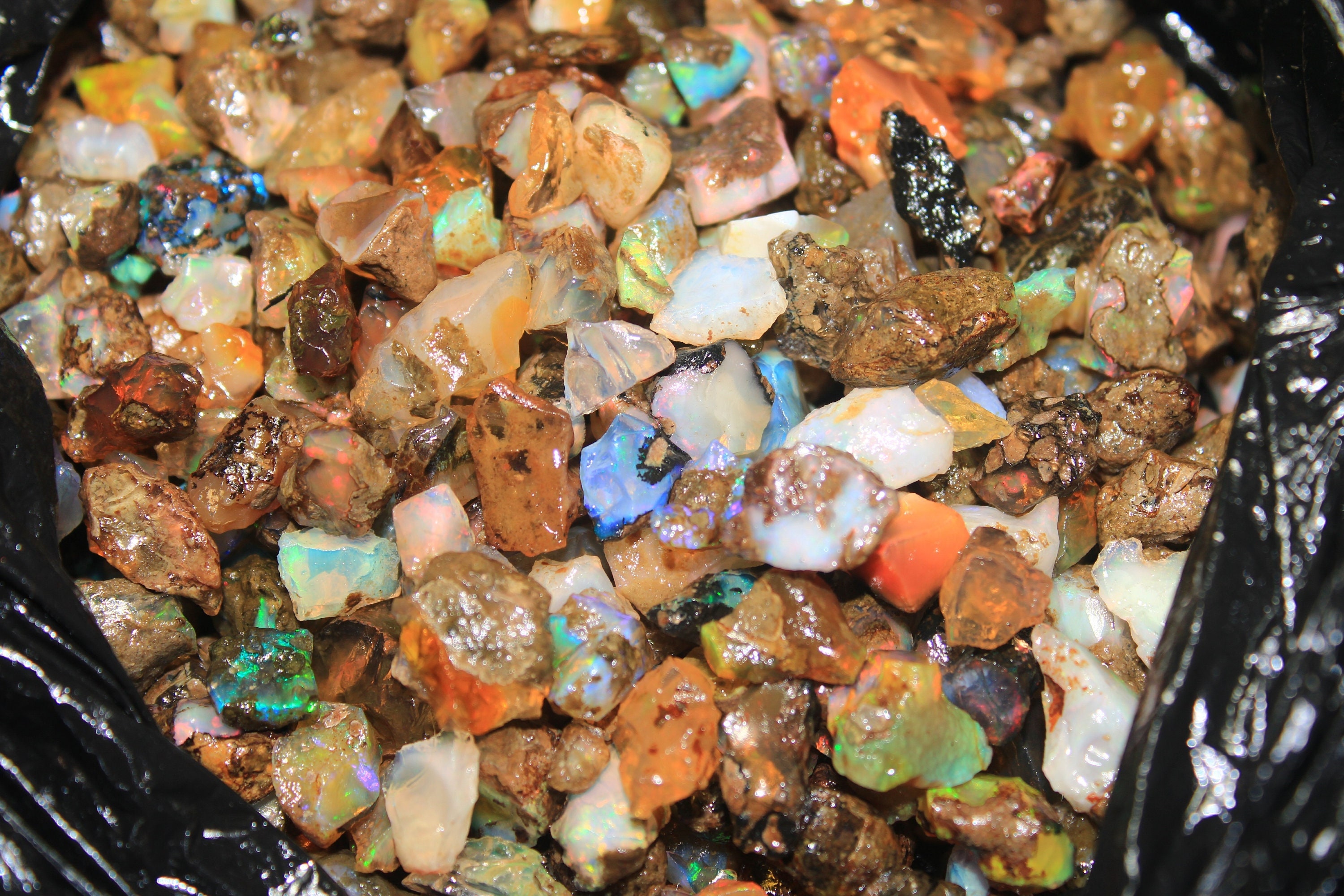 500 Pcs Ethiopian Opal Rough - Natural Untreated Rough, Oil Opal Rough, Stunning Fire and Play of Colors, Perfect for Gemstone Lovers