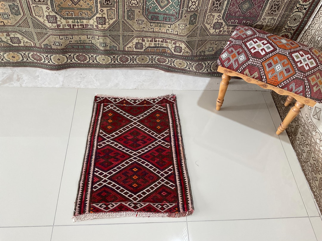 Sumac Rugs 2x2 Red Sumac Kilim Rug, Handwoven Turkish Wool, Vintage Boho Decor (1 ...