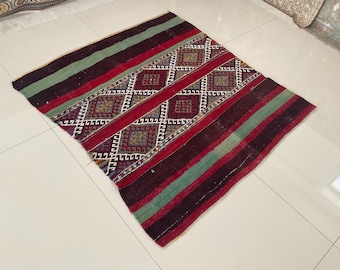 Vintage Handwoven Kilim Rug 3.8x4.0 ft - Red & Green Tribal Design