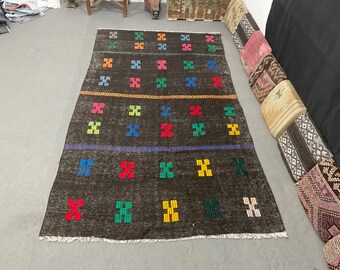 5x9 Vintage Turkish Kilim Rug: Handwoven Wool Area Rug