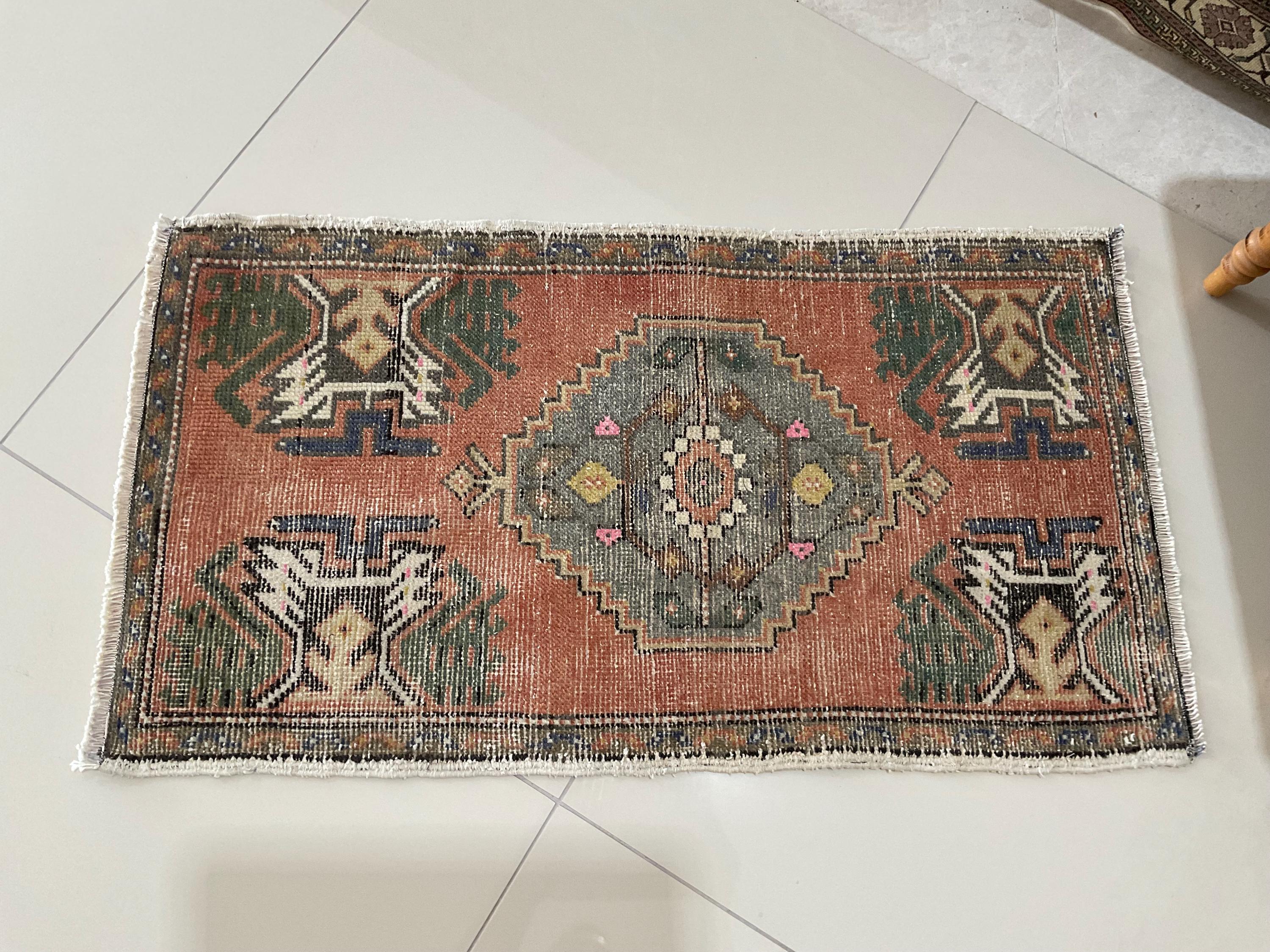 手織りウールトルコ絨毯 - 1.7 x 3.1フィート - 花柄アクセント - Etsy