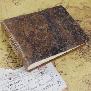 Regalo per artista, album da disegno in pelle, album da disegno in carta kraft, album da disegno personalizzato, album da pittura con fiori in rilievo, diario di viaggio