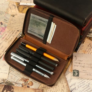 Astuccio portapenne in pelle personalizzato con chiusura a cerniera, portapenne in pelle multifunzione, regalo per figlia, artista, studentessa d'arte