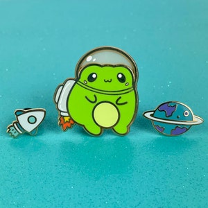 Space Frog Hard Enamel Pin | Planet Pin - Spaceship Pin - Tiny Filler Pin - Galaxy Frog Pin - Mini Pin