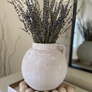 Vase blanc en terre cuite texturée Décoration d'intérieur rustique image 6