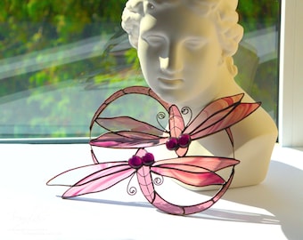 Lila Libelle Glasmalerei – Sonnenfänger – Handgemachte Fensterdeko