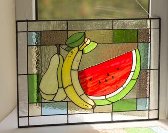 Obst Glasmalerei – Melone, Birne und Banane als Sonnenfänger für Fenster