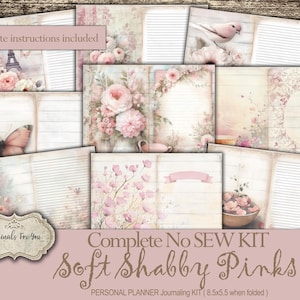 Può includere: Un insieme di pagine di kit di journaling in tenui tonalità rosa e crema. Le pagine presentano illustrazioni floreali e di farfalle, carta a righe e il testo "Complete No SEW KIT Soft Shabby Pinks". Istruzioni complete incluse.