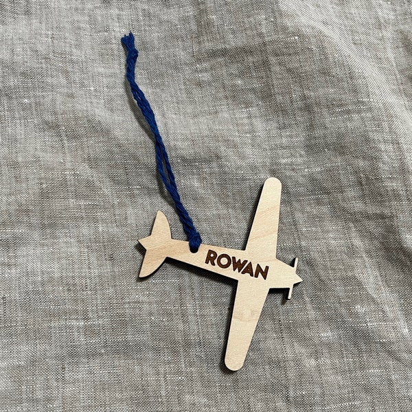 Wooden Air plane Name Tag // Engraved Plane Name Tag // Air plane Name Tag // Custom gift Tag // Wooden gift tag