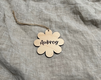 Wooden Flower Name Tag // Engraved Flower Name Tag // Flower Name Tag // Custom gift Tag // Wooden gift tag