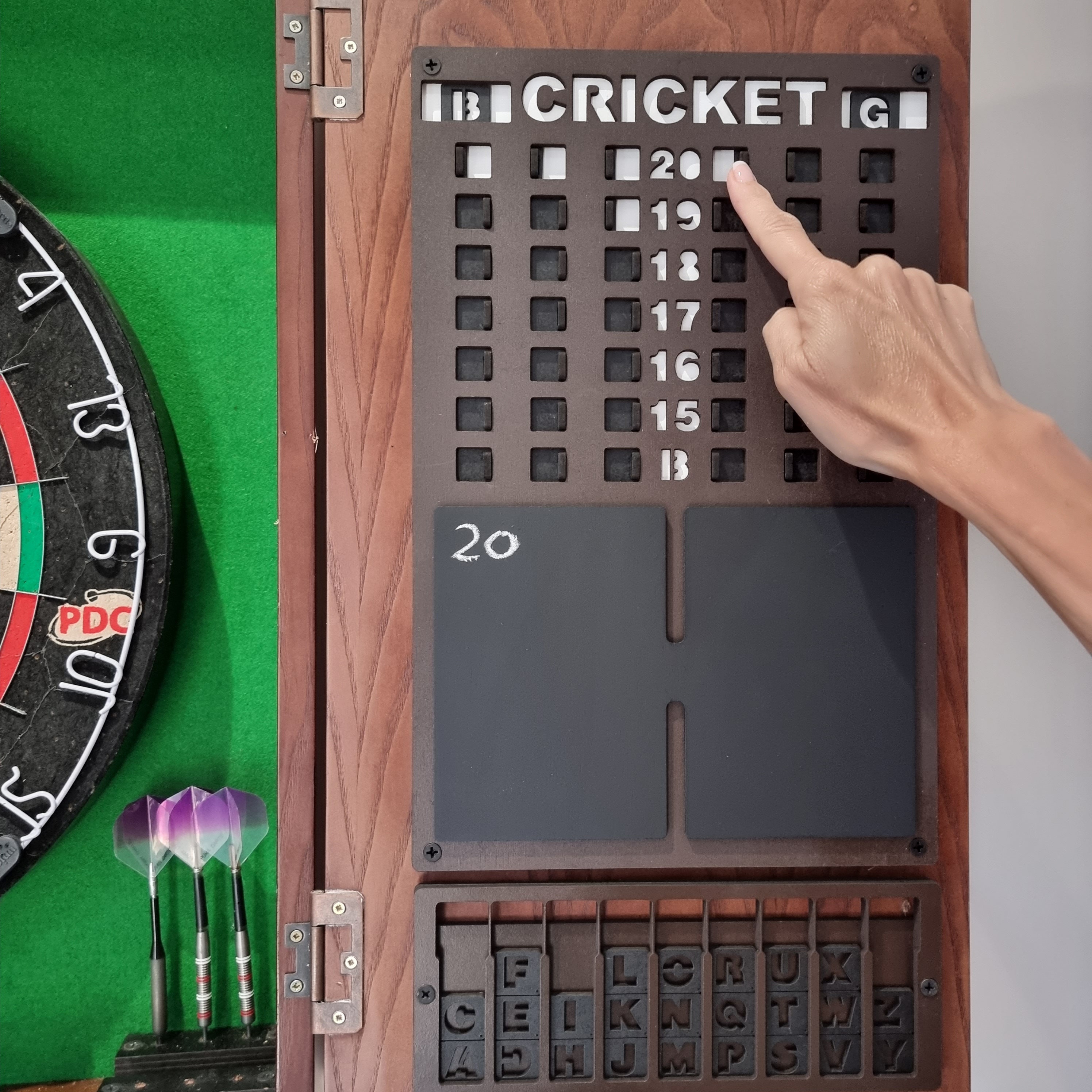 クリケット用ダーツ スコアボード - レーザーカット専用のデジタル