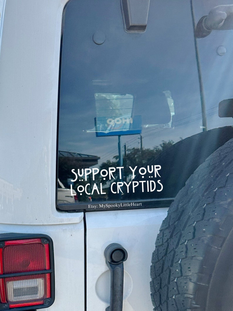 Apoya a tu calcomanía de parachoques de cryptids local, accesorios de coche espeluznantes, chica alternativa, chica espeluznante, pegatina de cryptid, cryptid, calcomanía de coche, alt imagen 2