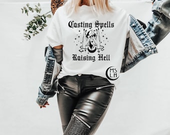 Sudadera con capucha Lanzar hechizos y provocar el infierno / Camiseta Lanzar hechizos / Sudadera de bruja / Camiseta con gráfico de bruja / Bruja mala / Regalo de bruja / Hechizos