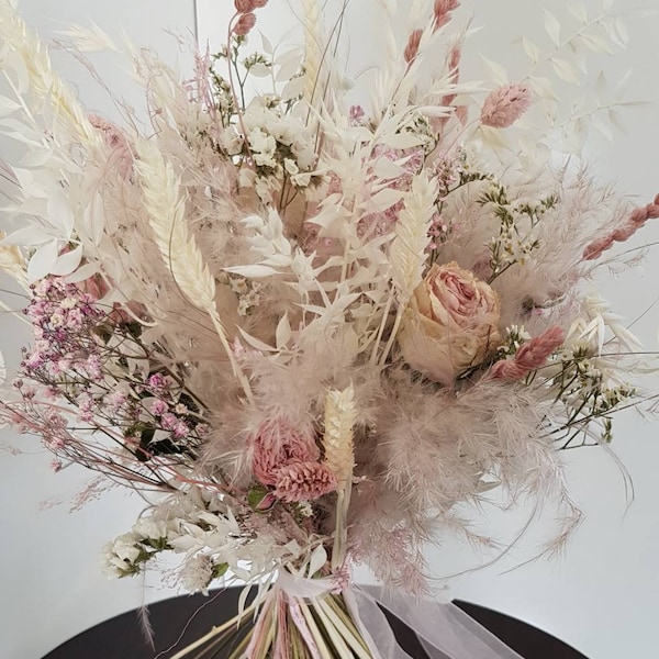 Bouquet of dried flowers, dried flowers, bridal bouquet, boho, decoration