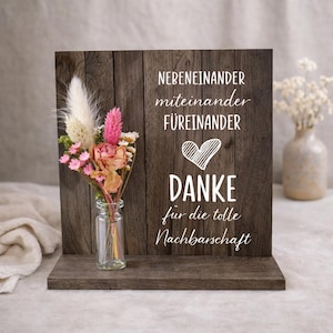 Houten displaystandaard van donker eikenhout / gepersonaliseerd / cadeau voor de buren / bedankje
