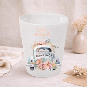 Blumentopf als Geschenk zur Hochzeit mit Namen des Brautpaares personalisiert / Just Married VW Käfer