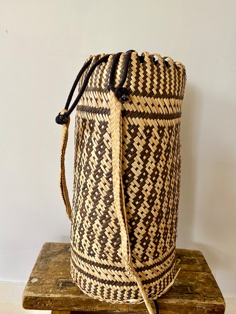 Borneo Medio Straw Tote Bag - Hand Bag with White Roman Tassels