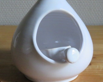 Salero: Condimento rústico blanco para cocina, hecho a mano en cerámica.