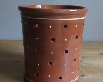 Handmade ceramic garlic pot, Holder, red clay, Minimalist, Elegant, Farmhouse, Scandinavian, Cooking, Home, Simple, Country, Traditional