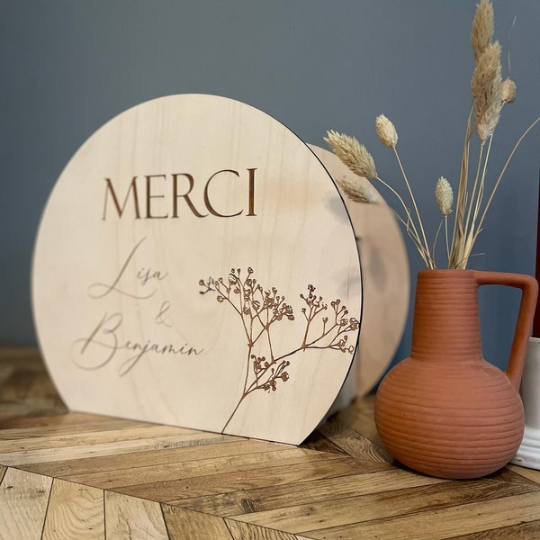 Customizable engraved wooden urn "First names"