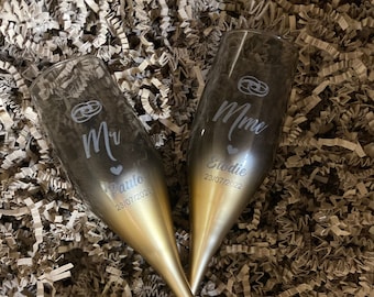 Customizable champagne flutes ideal for Weddings, Birthdays or any other occasion