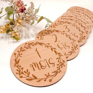 Carte étape en bois bébé 12 mois gravé