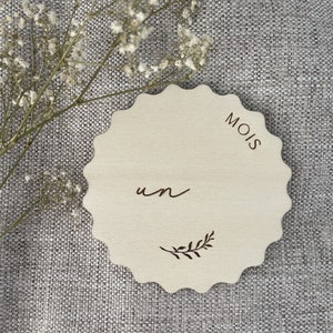 Cartes étapes de naissance 12 mois " Waves " en bois gravé personnalisable, cartes étapes photos première année, photos mensuelles bébé