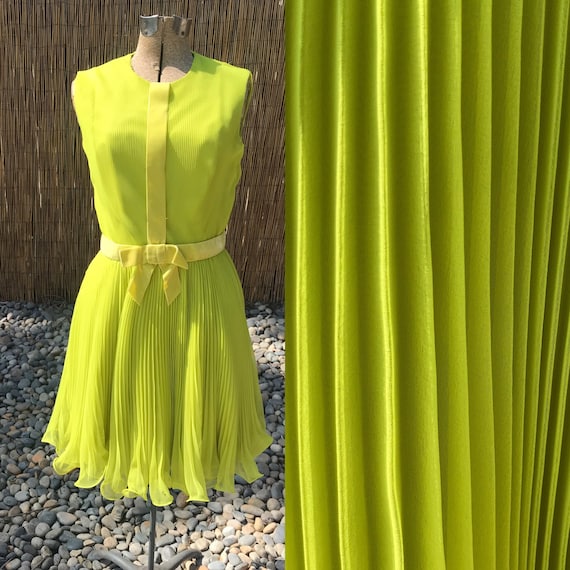Green 1960's Swing dress