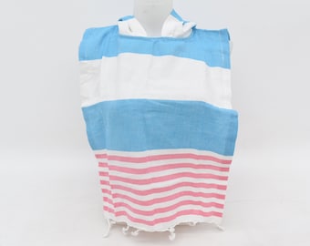 Sommerkleidung, Gestreifte Sommerkleidung, Strandtuch, Strand Pareo, Kurze Kleidung, Schicke Pareo, Pareo, Blau und Fuchsia Pareo, Strand Drss