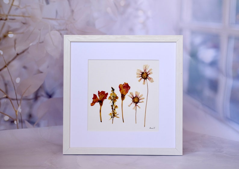 Mothers day gift,Pressed Flower Artwork Aesthetic,Herbarium Pressed,Mum frame,Mum Gift,Gift for Mom,Gift for Mom from Daughter,Pressed Frame image 1