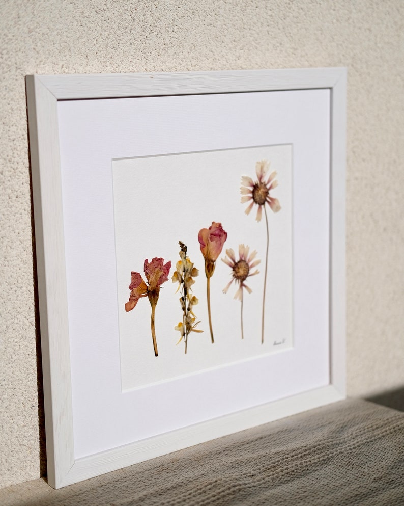 Mothers day gift,Pressed Flower Artwork Aesthetic,Herbarium Pressed,Mum frame,Mum Gift,Gift for Mom,Gift for Mom from Daughter,Pressed Frame image 5