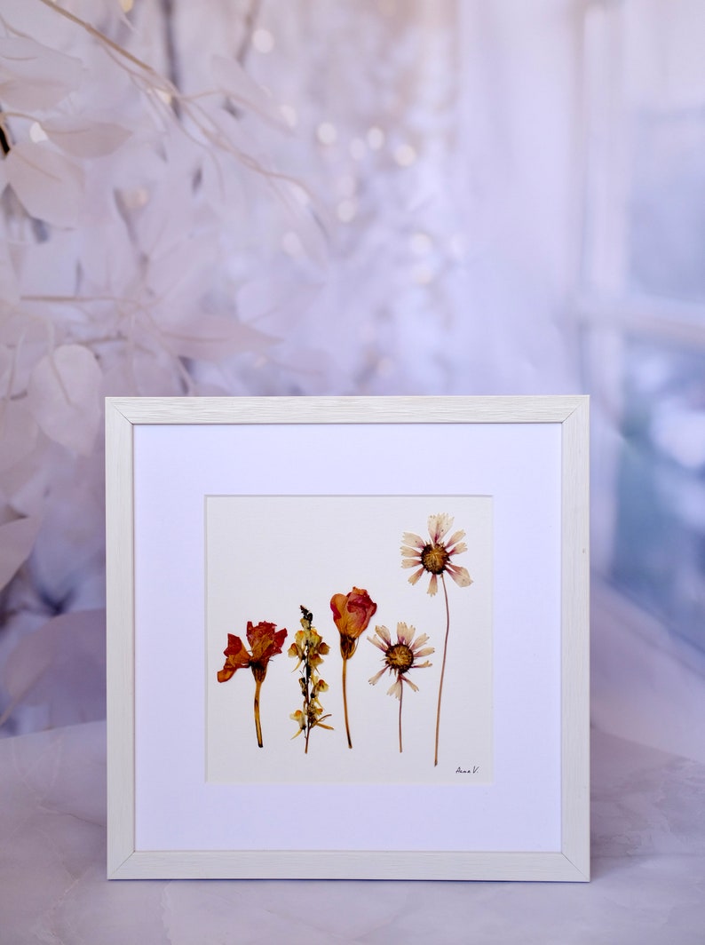 Mothers day gift,Pressed Flower Artwork Aesthetic,Herbarium Pressed,Mum frame,Mum Gift,Gift for Mom,Gift for Mom from Daughter,Pressed Frame image 2