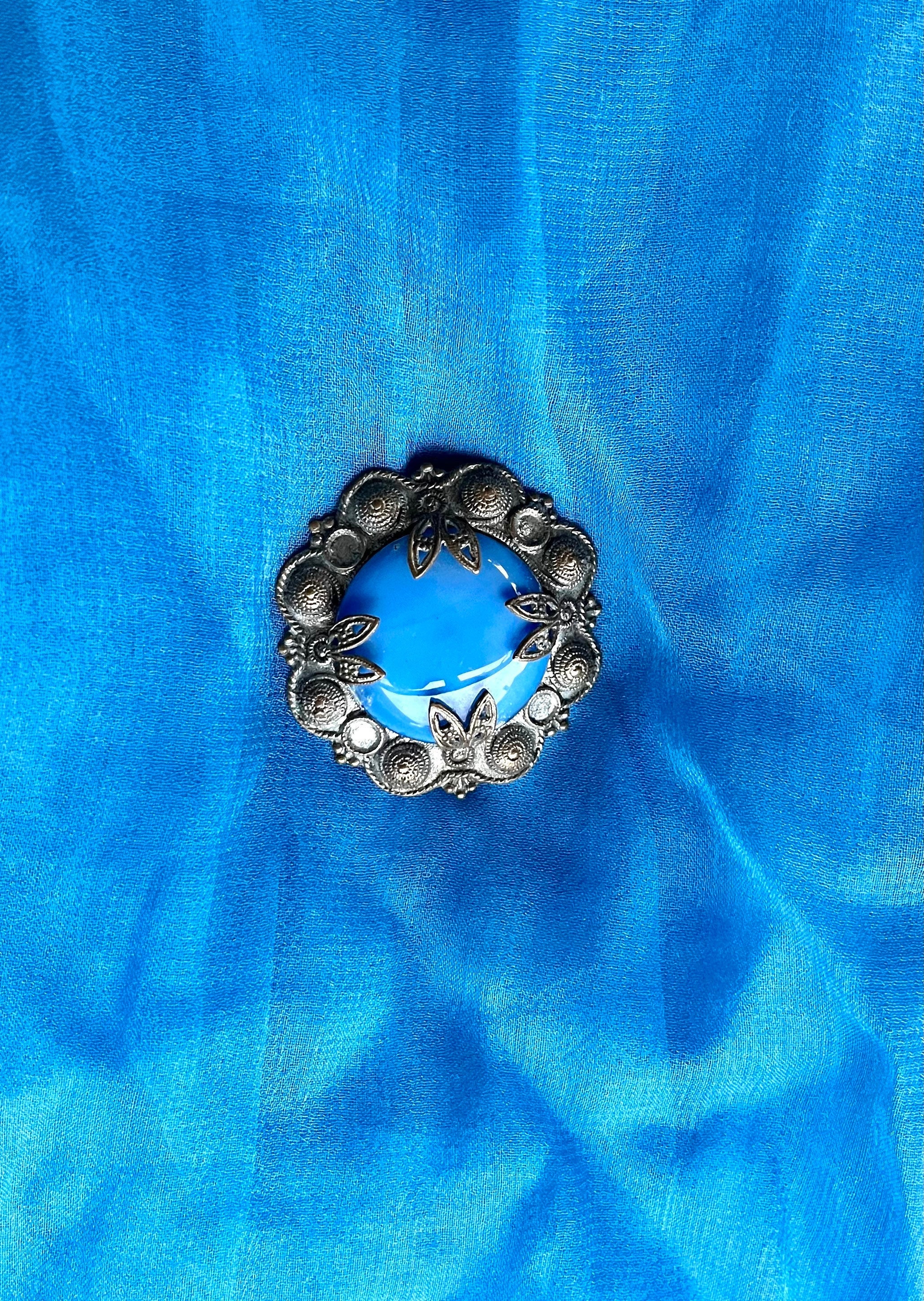 Broche poisson en strass : bijoux en émail de style vintage Broche poisson en strass : bijoux en émail de style vintage