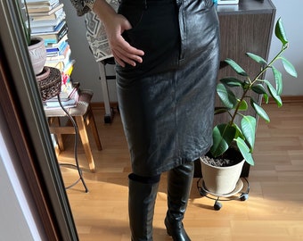 Dolce Gabbana vintage black leather straight skirt size M