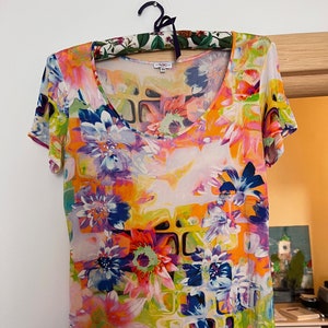 VJC Versace rainbow vintage top size M