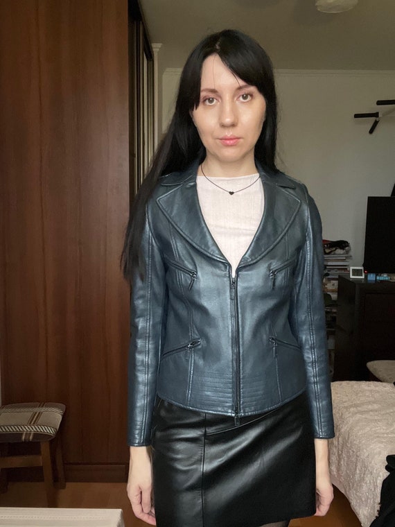 美品✨モンクレール フレアスカート 膝丈 ロゴチャーム 立体 ぽこぽこ