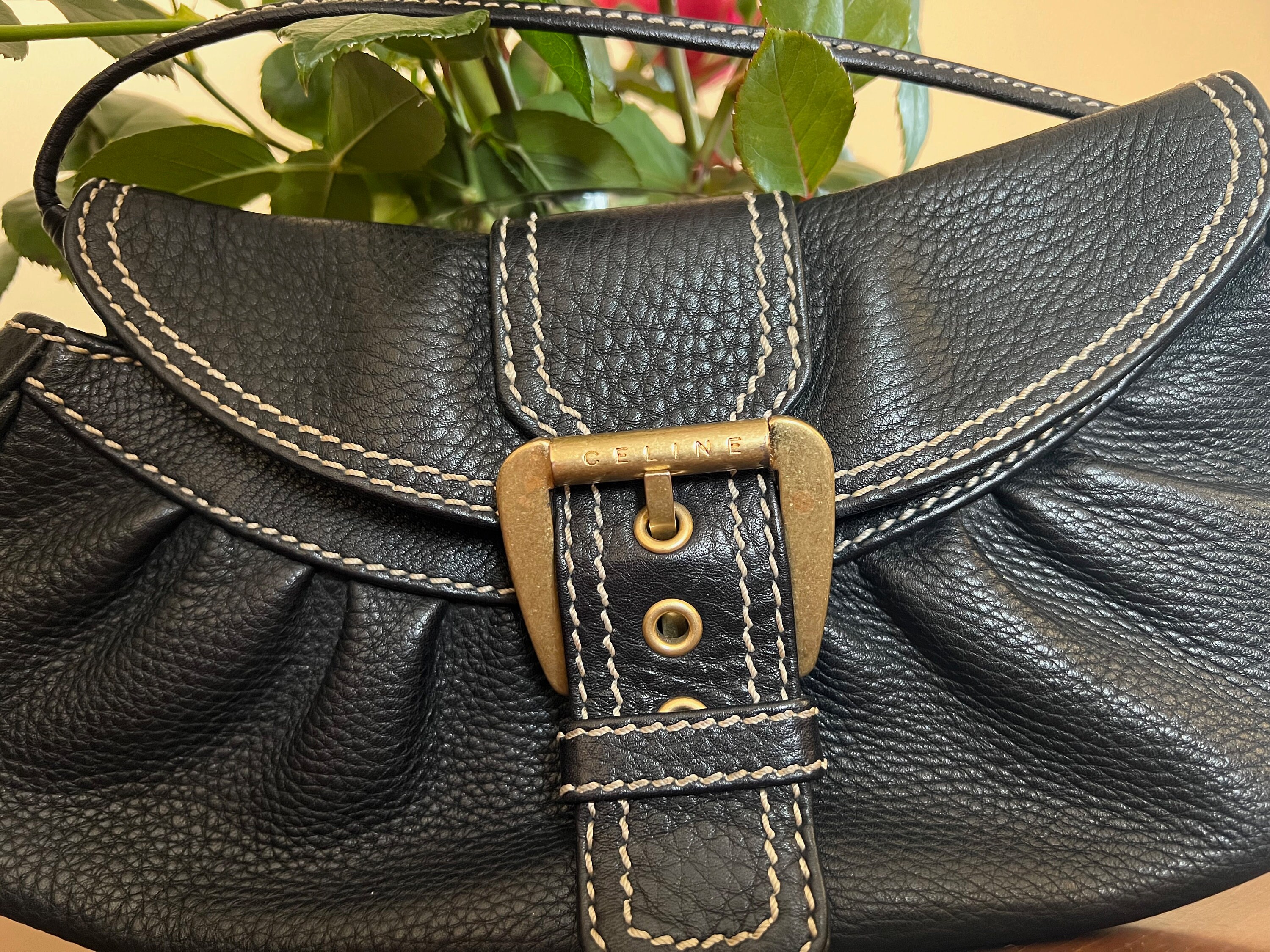 CELINE buckle black leather shoulder bag – Vintage Carwen