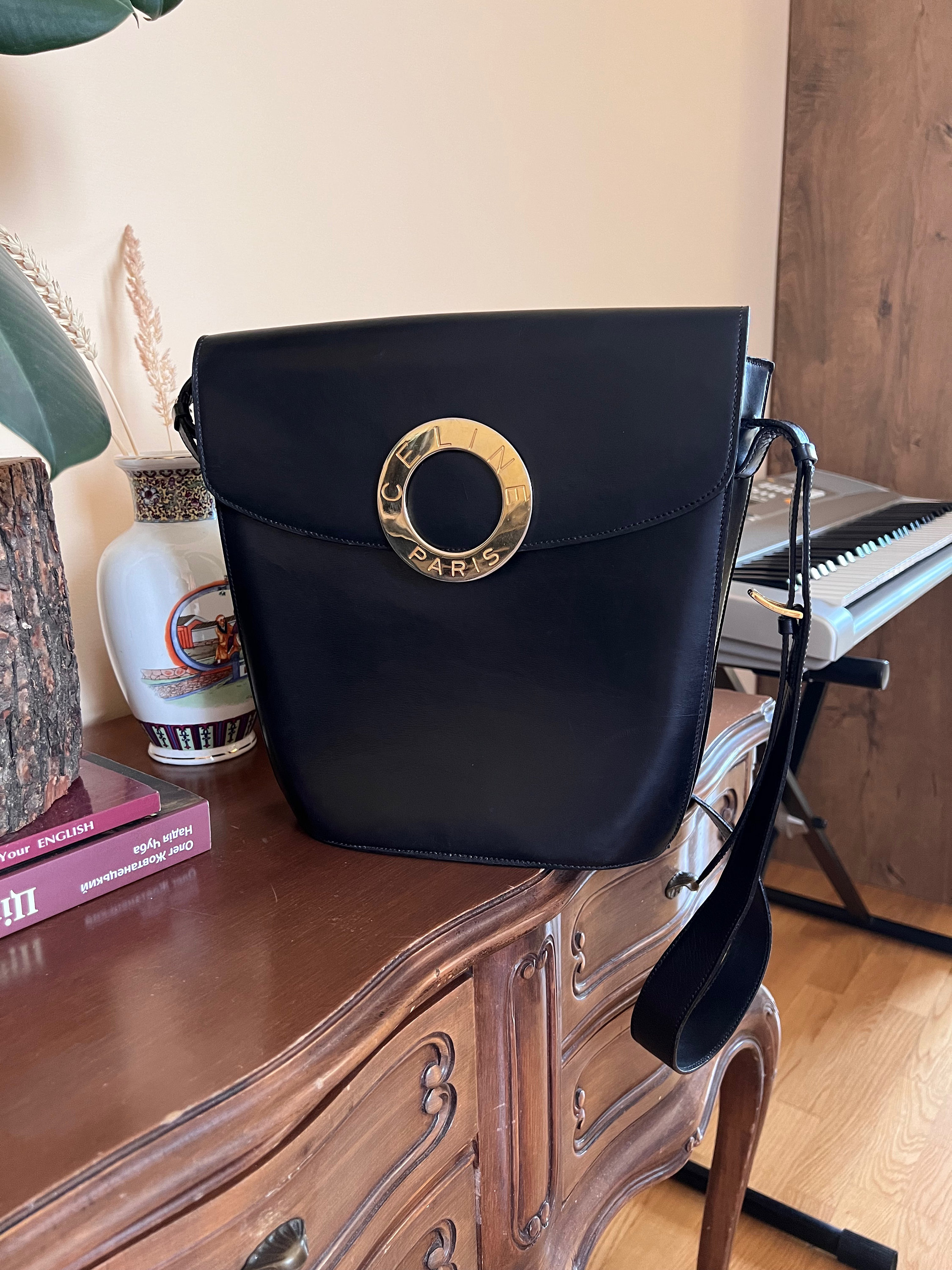 Celine Black Vintage Leather Authentic Shoulder Bag With a Celine Black Vintage Leather Authentic Shoulder Bag With a
